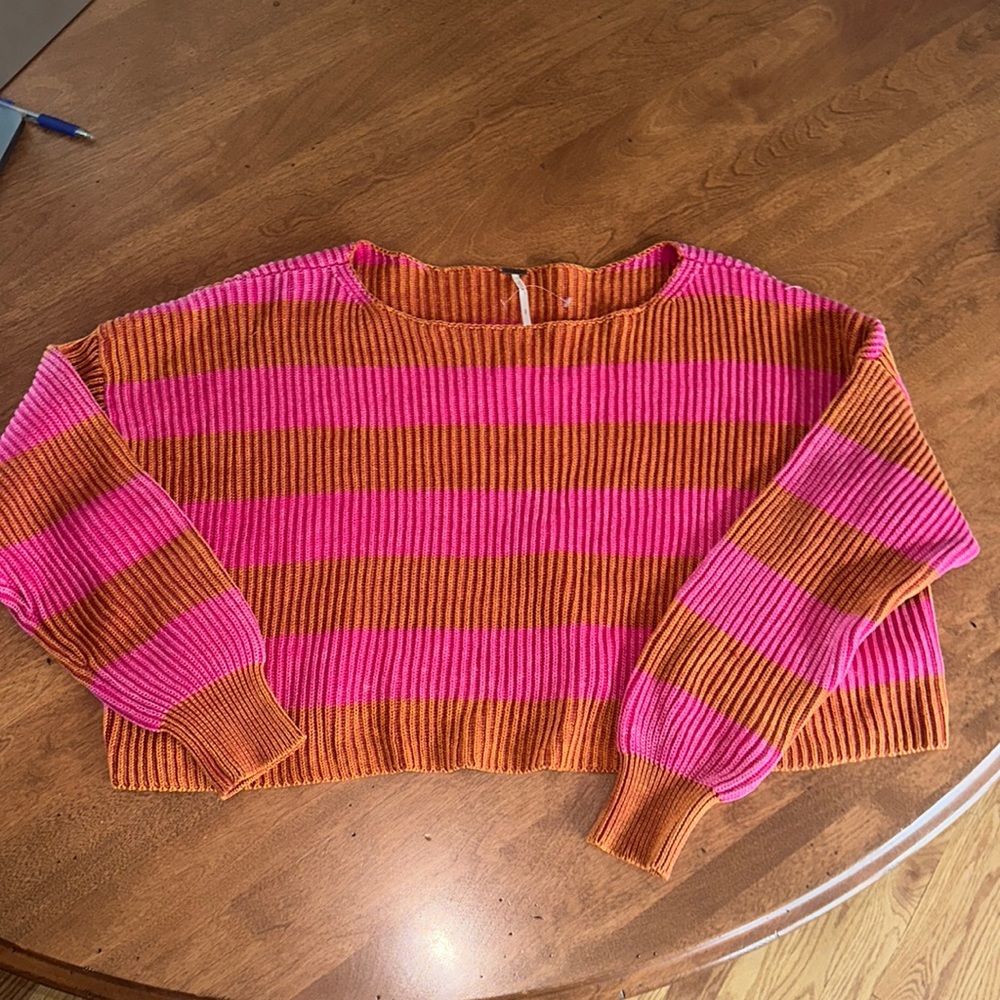 Free people sweater. Size small.